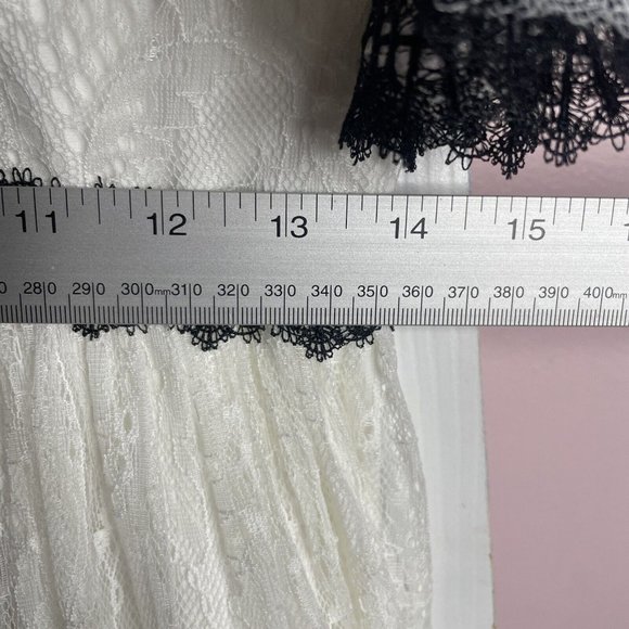 Wolf And Badger Nissa Dress EU 40 US 8 White Black Lace V Neck MIDI Short Sleeve - Picture 10 of 11